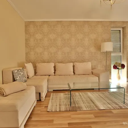 Апартаменти Ada Homes B6 *