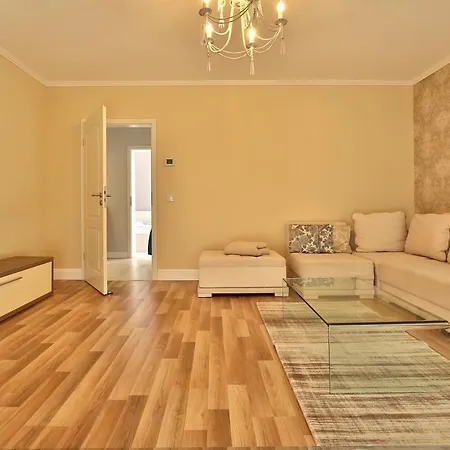 Ada Homes B6 Брашов